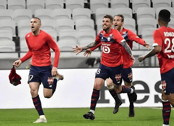 圣埃蒂安主场胜利,提高士气迎战下轮 圣埃蒂安主场胜利,提高士气迎战下轮