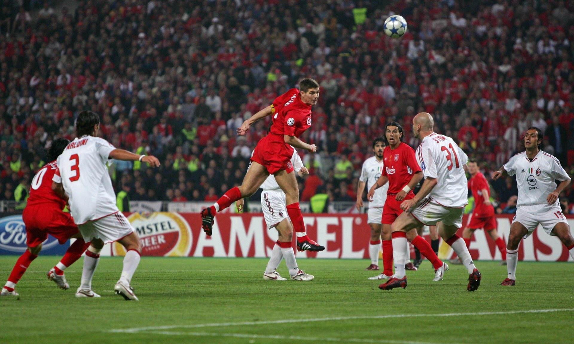 包含足球比赛现场场面激烈,球员尽展拼搏精神的词条 包含足球比赛现场场面激烈,球员尽展拼搏精神的词条