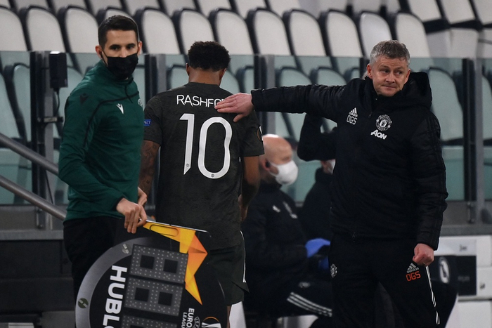 法国碾压AC米兰，拉什福德刷新纪录