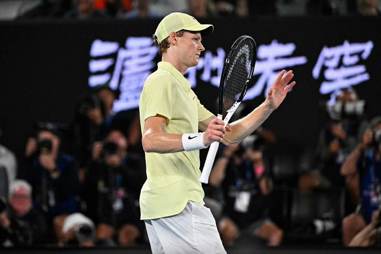 澳网碾压法网，兹维列夫带队取胜